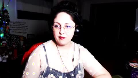 Empress online show from January 19, 2025, 6:21 pm