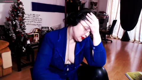 Empress online show from February 18, 2025, 2:38 pm