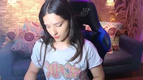 Karen  online show from November 13, 2025, 7:35 pm