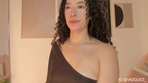 Snapshot of imsarah__ chatting on October 24, 2025, 1:13 am Sara online show from October 24, 2025, 1:13 am