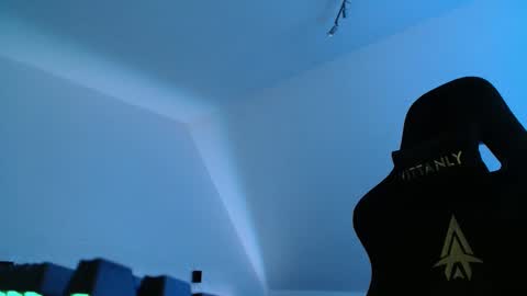 Flummi online show from November 3, 2025, 2:29 pm