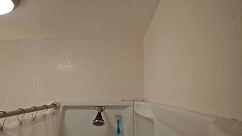 Snapshot of imthomas_ chatting on October 3, 2025, 12:29 am imthomas_ online show from October 3, 2025, 12:29 am