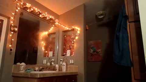 in_this_moment_ online show from December 21, 2025, 6:20 am