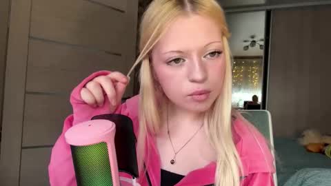 Snapshot of inamillsap chatting on March 6, 2026, 10:23 am Lola online show from March 6, 2026, 10:23 am