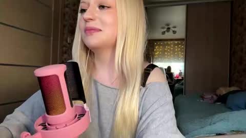 Snapshot of inamillsap chatting on March 13, 2026, 12:56 pm Lola online show from March 13, 2026, 12:56 pm