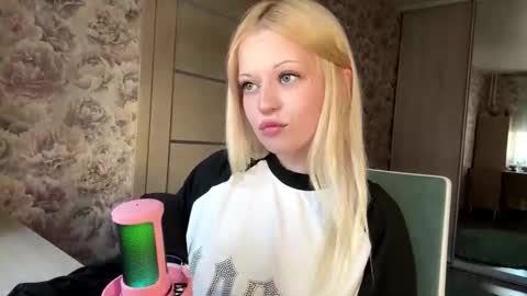 Snapshot of inamillsap chatting on March 26, 2026, 12:11 pm Lola online show from March 26, 2026, 12:11 pm