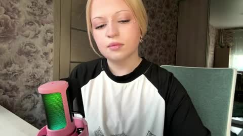 Snapshot of inamillsap chatting on March 27, 2026, 12:05 pm Lola online show from March 27, 2026, 12:05 pm