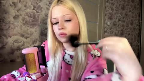 Snapshot of inamillsap chatting on April 1, 2026, 12:17 pm Lola online show from April 1, 2026, 12:17 pm