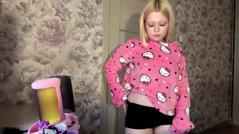 Snapshot of inamillsap chatting on April 1, 2026, 1:41 pm Lola online show from April 1, 2026, 1:41 pm