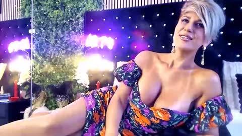 Snapshot of inanna_ishtar1 chatting on October 1, 2025, 9:37 am inanna_ishtar1 online show from October 1, 2025, 9:37 am