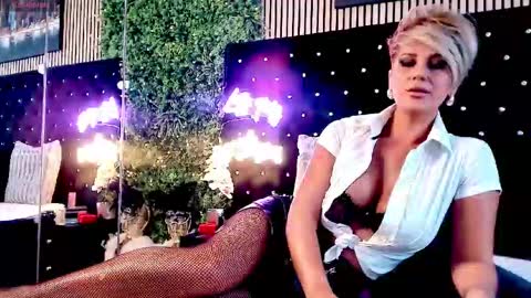 Snapshot of inanna_ishtar1 chatting on October 14, 2025, 9:43 am inanna_ishtar1 online show from October 14, 2025, 9:43 am