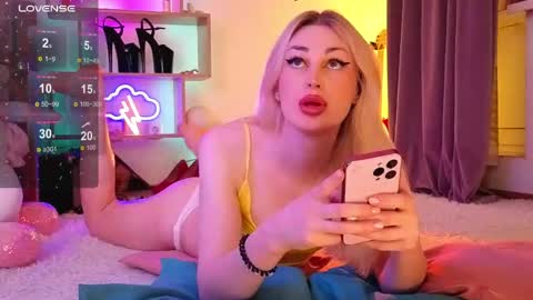  Dina  Help me reach 100 likes  online show from April 28, 2026, 8:36 pm