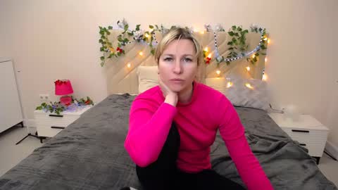 Snapshot of incredible_ariela chatting on February 21, 2025, 1:00 pm incredible_ariela online show from February 21, 2025, 1:00 pm