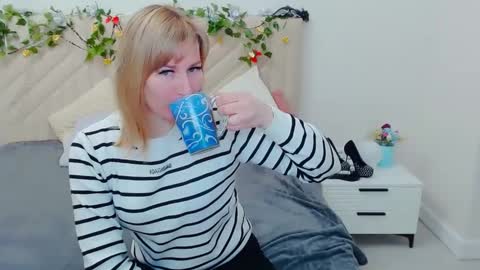 incredible_ariela online show from March 7, 2026, 8:11 am