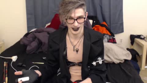 Snapshot of incubussy_x chatting on January 13, 2025, 3:12 am Incubussy X online show from January 13, 2025, 3:12 am
