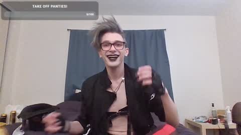 Snapshot of incubussy_x chatting on January 15, 2025, 3:43 am Incubussy X online show from January 15, 2025, 3:43 am
