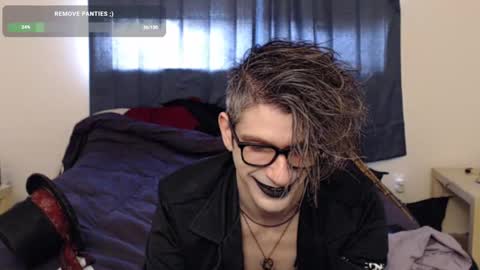 Snapshot of incubussy_x chatting on February 12, 2025, 12:27 am Incubussy X online show from February 12, 2025, 12:27 am