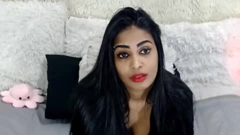 Jazmin online show from May 15, 2026, 10:50 pm