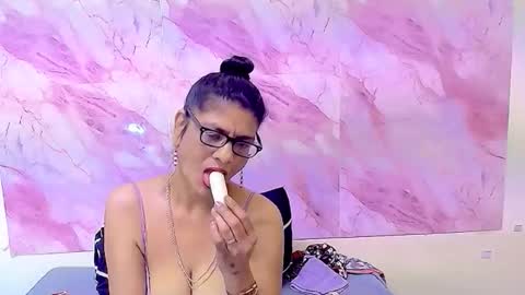 Femiez online show from October 18, 2025, 6:48 am