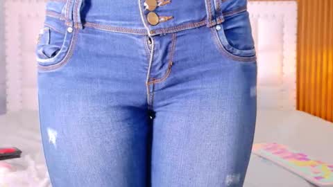 Snapshot of indiancutiie chatting on October 29, 2025, 7:37 pm LITTLE AINHOA online show from October 29, 2025, 7:37 pm