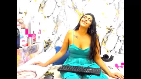 Snapshot of indiandesire4u69 chatting on April 30, 2026, 11:27 am Lia online show from April 30, 2026, 11:27 am