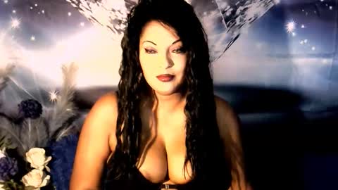 Lucy online show from September 26, 2025, 7:18 pm