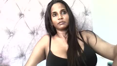 Snapshot of indianjasmin chatting on November 11, 2025, 7:52 am priya online show from November 11, 2025, 7:52 am