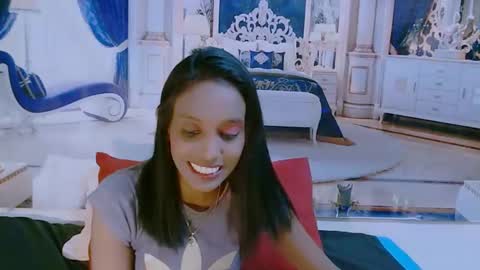Leah online show from December 5, 2024, 5:04 am