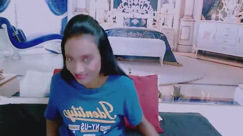 Leah online show from December 6, 2024, 4:36 am