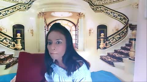 Leah online show from December 10, 2024, 4:06 pm