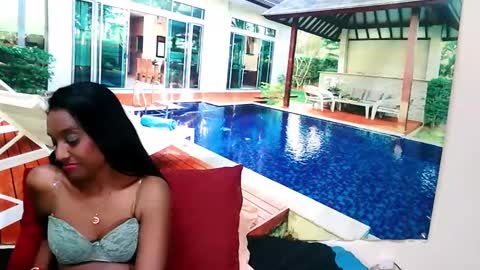 Leah online show from December 12, 2024, 9:26 pm