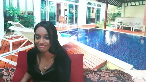 Leah online show from December 13, 2024, 5:32 pm