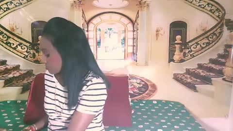 Leah online show from December 28, 2024, 5:14 pm
