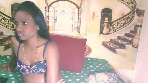 Leah online show from December 29, 2024, 2:38 am
