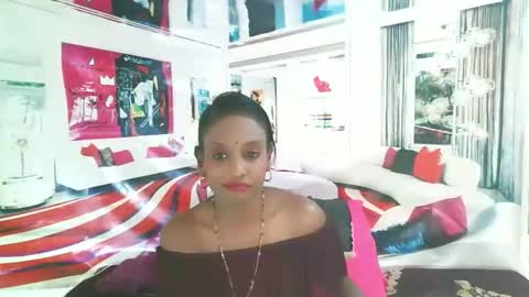 Leah online show from September 12, 2025, 6:08 pm
