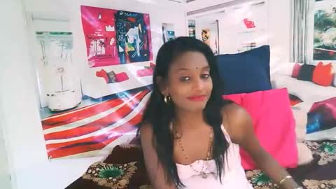 Leah online show from September 13, 2025, 7:35 pm