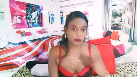 Leah online show from September 15, 2025, 6:19 pm