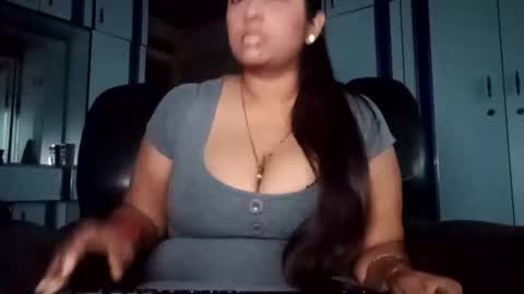 Snapshot of indianplaygal69 chatting on September 19, 2025, 3:02 pm Indianpalgal69 online show from September 19, 2025, 3:02 pm