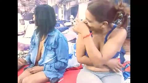 indiansexyass4u2luv online show from February 15, 2026, 7:51 am