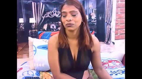 indiansexyass4u2luv online show from May 6, 2026, 9:03 am