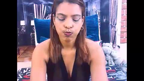 indiansexyass4u2luv online show from May 21, 2026, 9:38 am