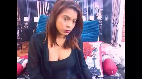 indiansexyass4u2luv online show from May 25, 2026, 5:02 am