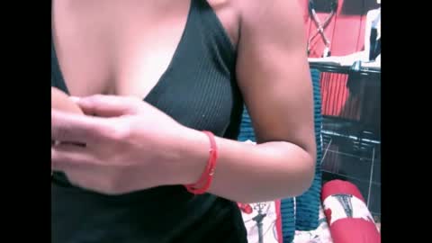 indiansexyass4u2luv online show from June 14, 2026, 5:31 am
