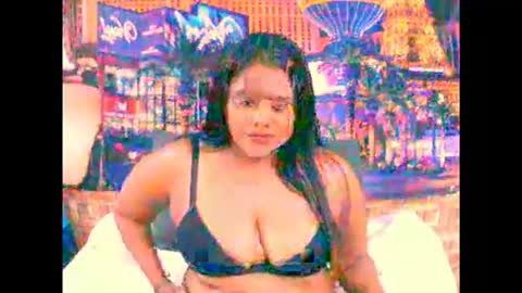 indiansexylady4u online show from September 15, 2025, 3:45 pm