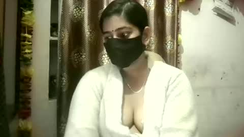 indiansexyqueen online show from January 11, 2026, 7:52 pm