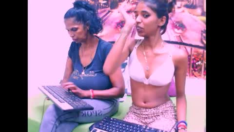 indiansexyslender4u2luv online show from February 24, 2025, 9:32 am