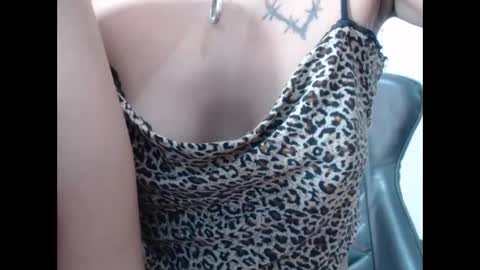 Indiazinha online show from December 4, 2025, 11:08 am