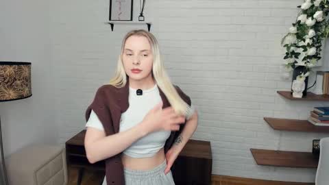 Snapshot of indiralemanski chatting on February 6, 2026, 10:40 am Katie online show from February 6, 2026, 10:40 am