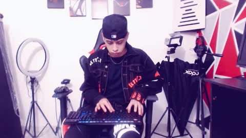 matias online show from November 12, 2025, 5:30 am