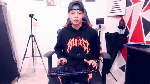 Snapshot of indomitablebeast chatting on November 20, 2025, 7:13 pm matias online show from November 20, 2025, 7:13 pm